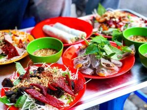 Những món ăn đường phố Hà Nội thu hút thực khách